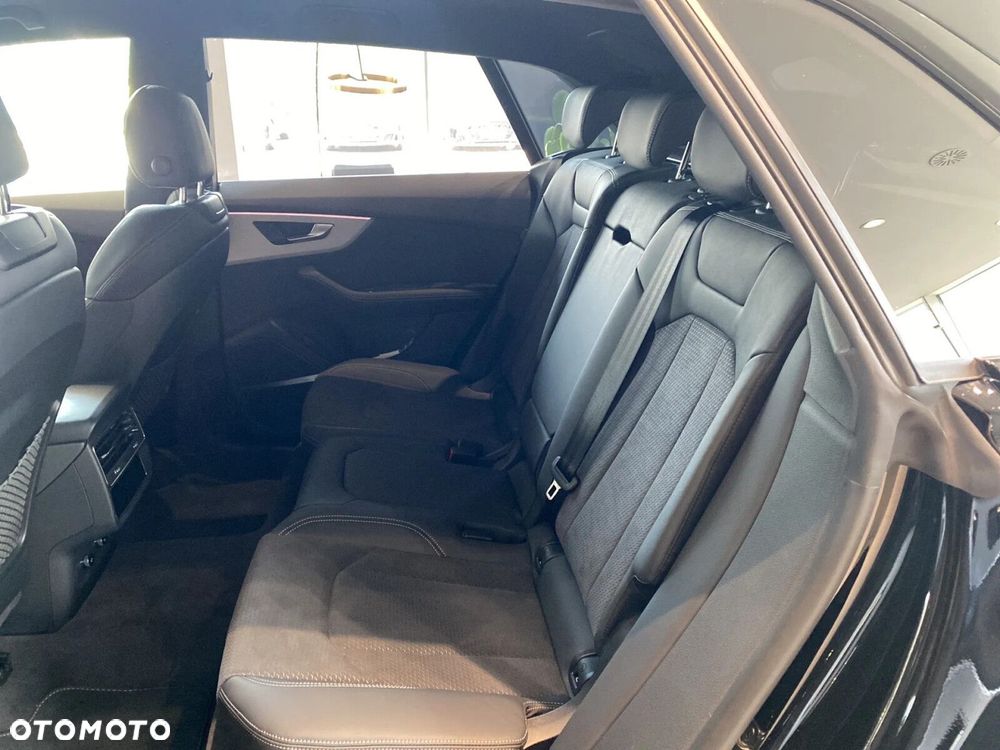 Audi Q8 - 9