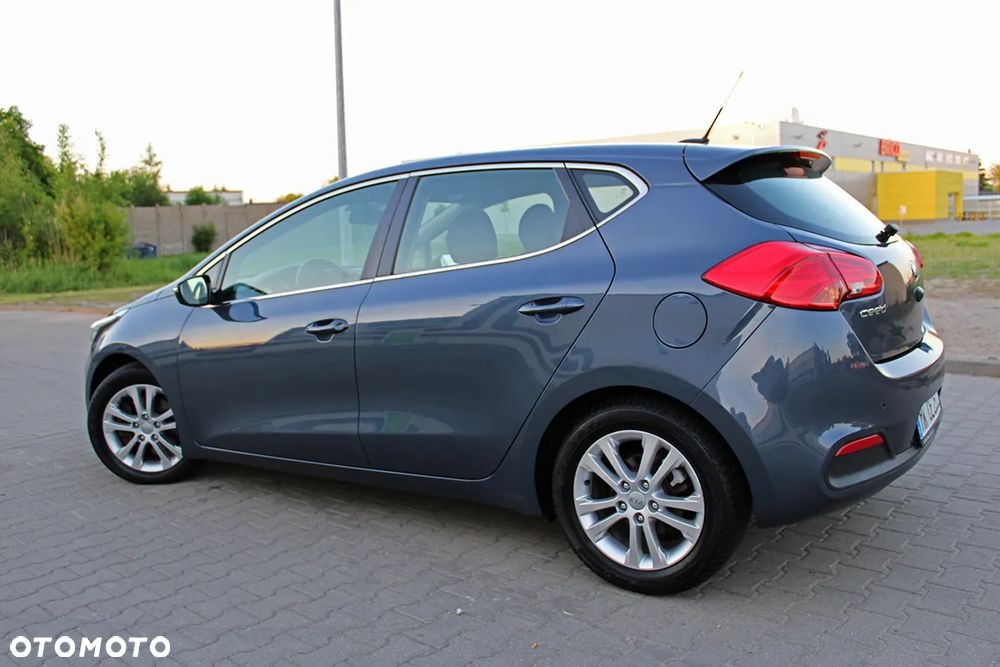Kia Ceed 1.6 CRDi 128 Dream-Team Edition - 26