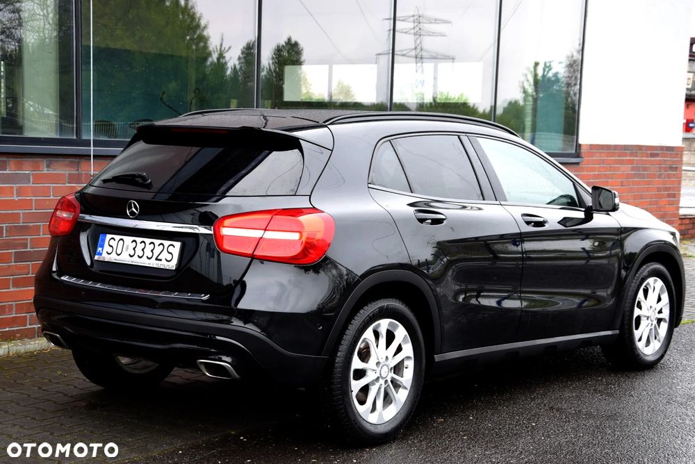 Mercedes-Benz GLA 180 - 11