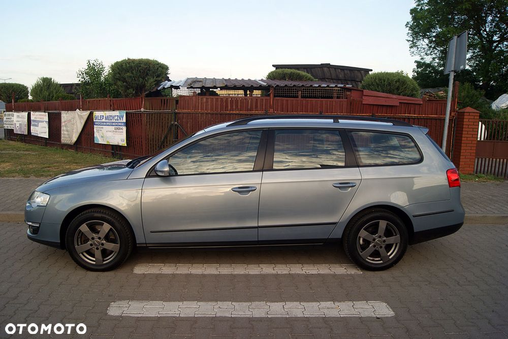 Volkswagen Passat 2.0 TDI DPF BlueMotion Technology Comfortline - 12