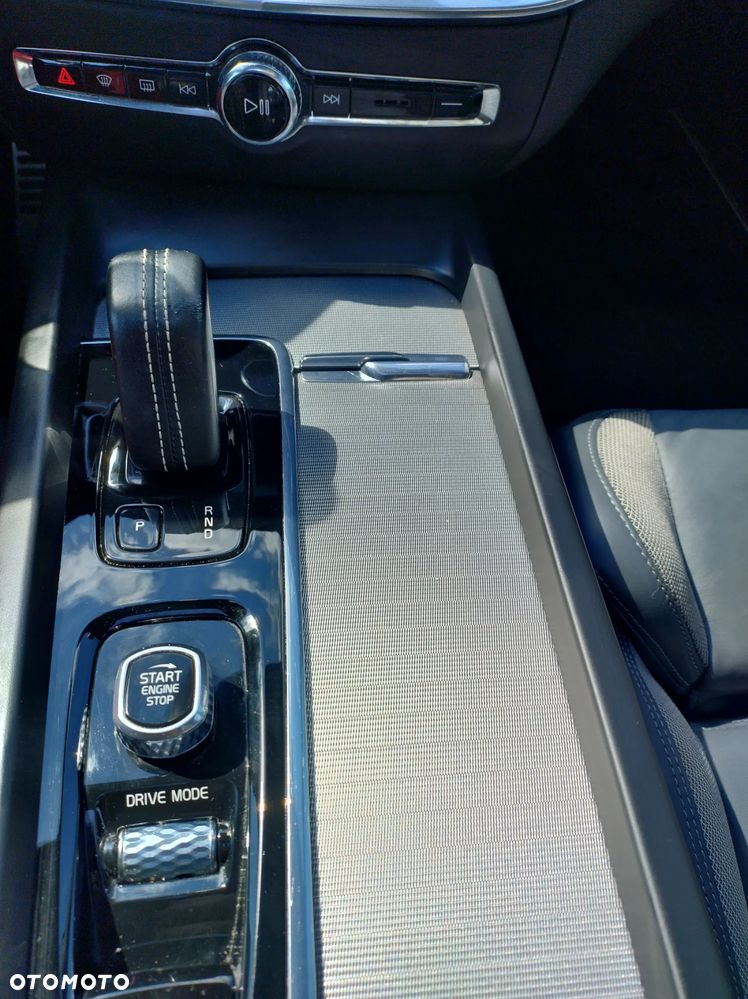 Volvo S60 B4 B R-Design - 7