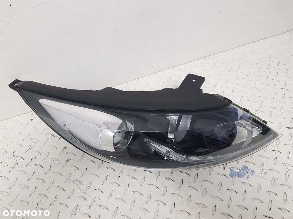 KIA SPORTAGE 3 III 10-15 LAMPA PRAWA PRZEDNIA PRZÓD SOCZEWKA + LED IGŁA 92102-3U250  EUROPA - 3