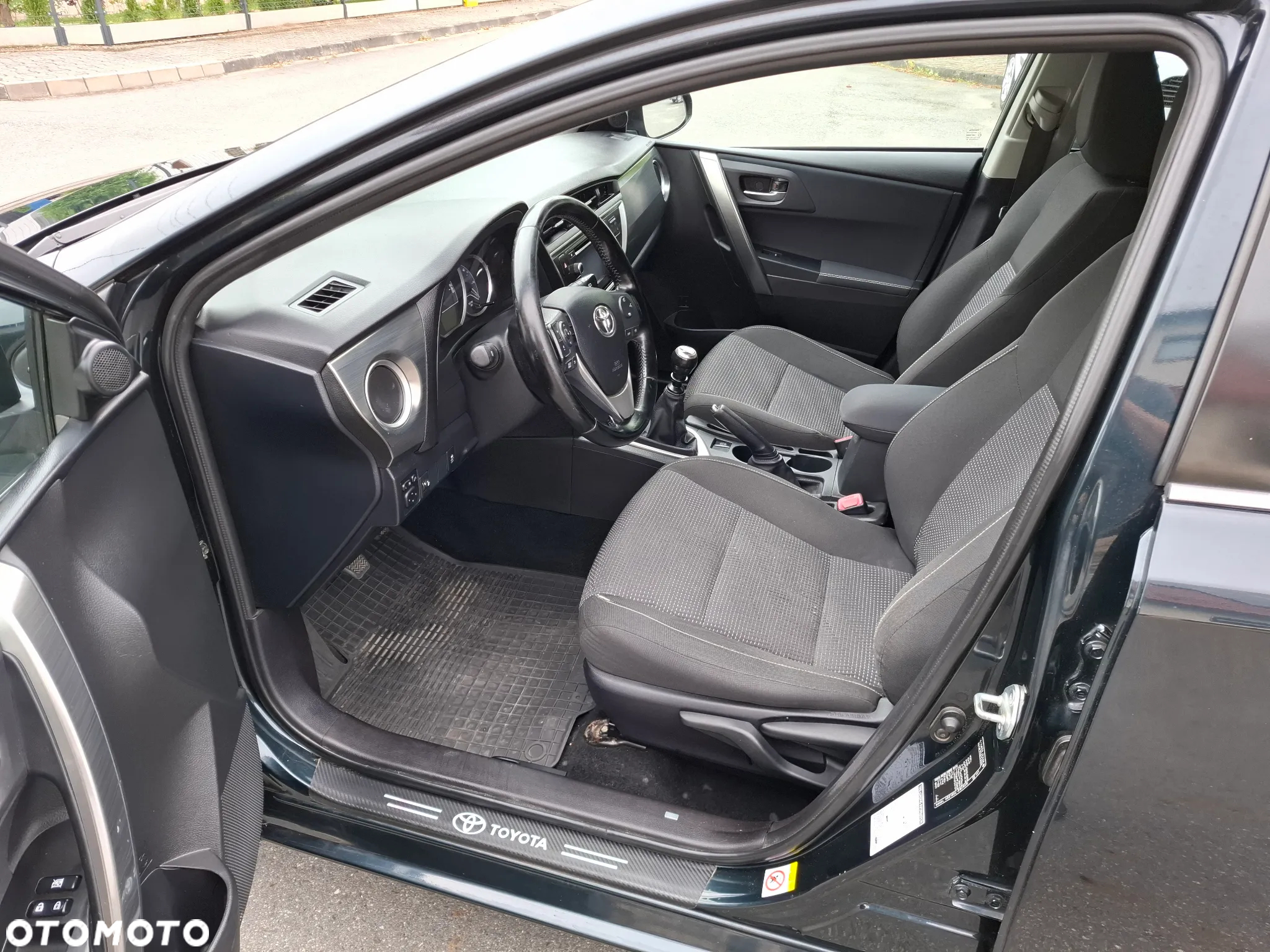 Toyota Auris 2.0 D-4D Touring Sports Life Plus - 11