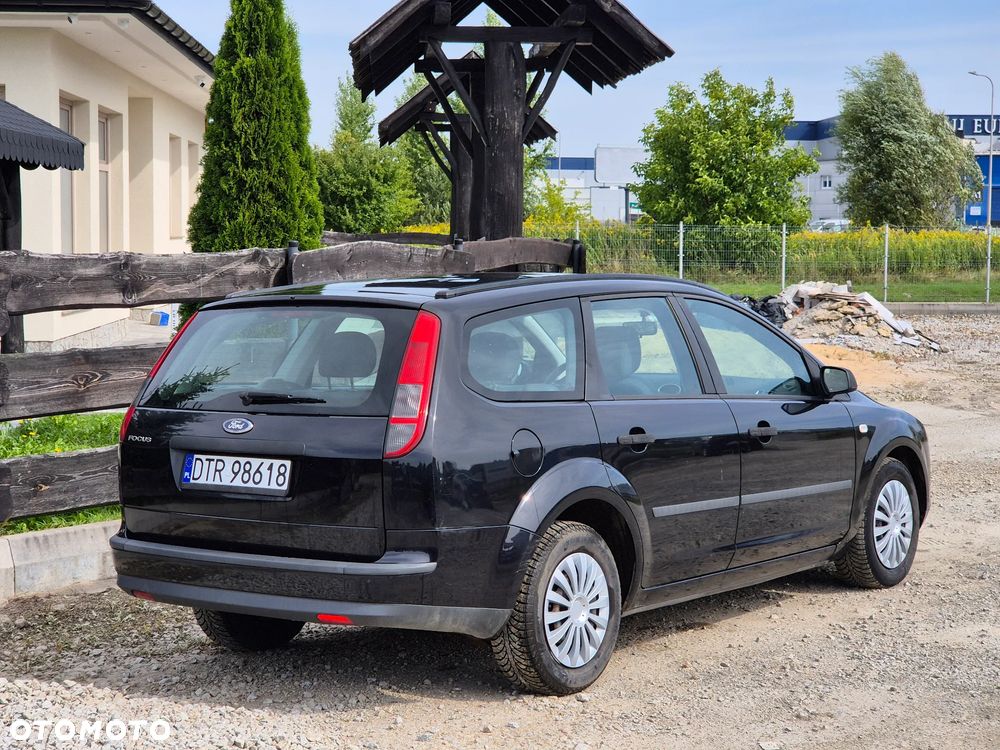 Ford Focus 1.6 Ambiente - 4