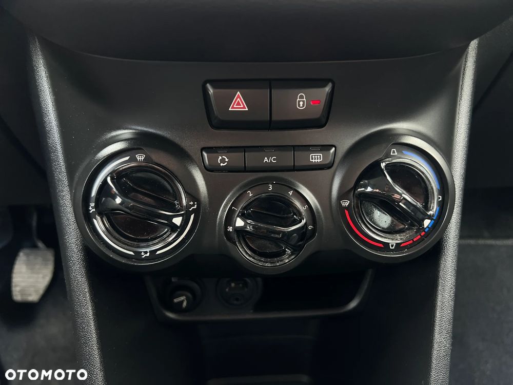 Peugeot 208 - 17