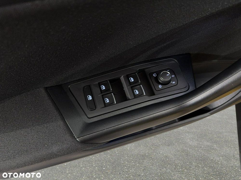 Volkswagen T-Roc - 30