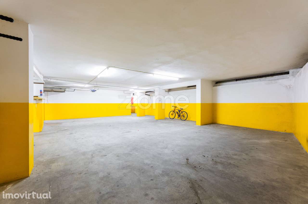 Garagem com 90 m2 para venda em S. Vítor - Braga - Grande imagem: 4/13