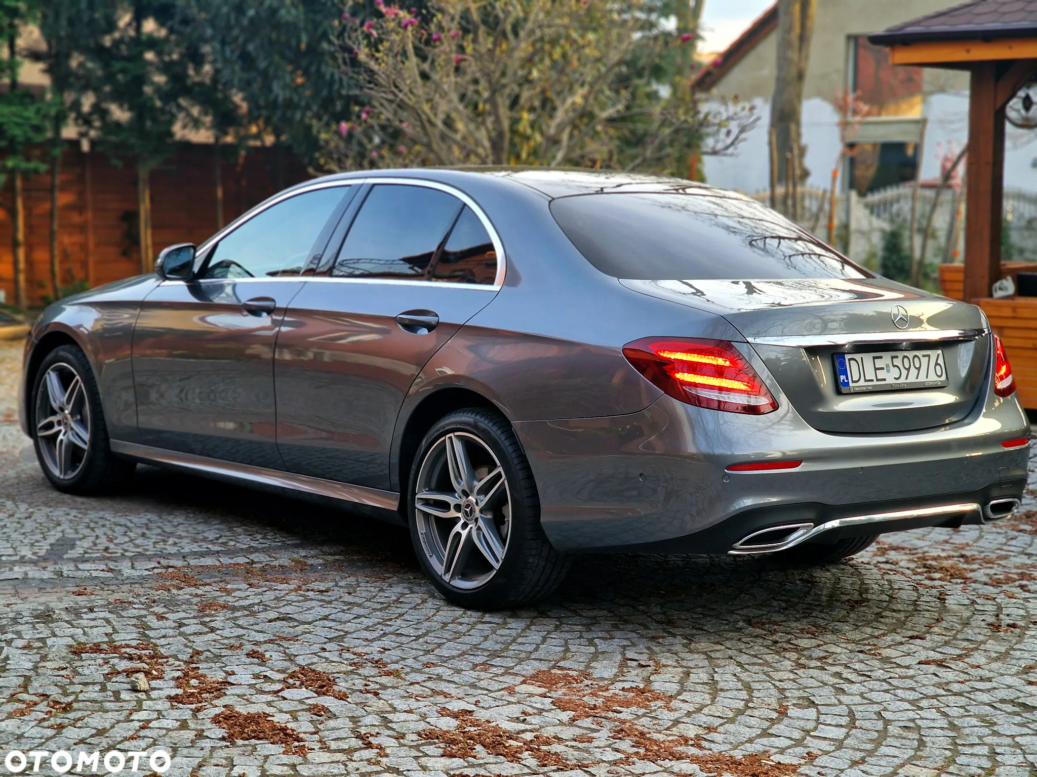 Mercedes-Benz Klasa E 220 d 4-Matic 9G-TRONIC - 35