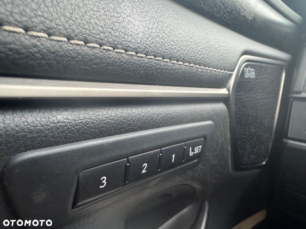 Lexus ES 300h Prestige - 26