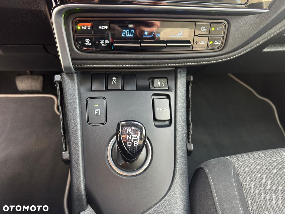 Toyota Auris - 13