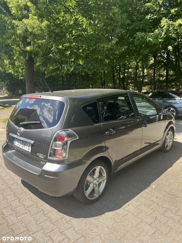 Toyota Corolla Verso - 3