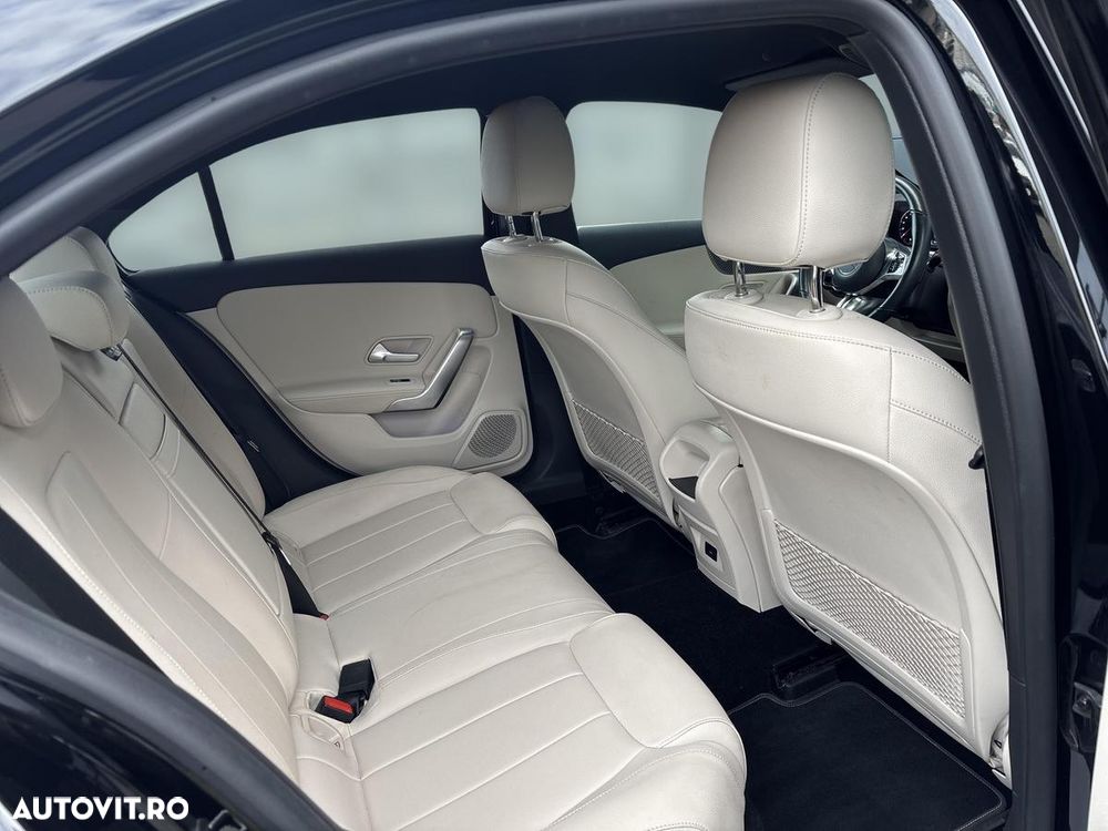 Mercedes-Benz A 180 Sedan 7G-DCT - 15