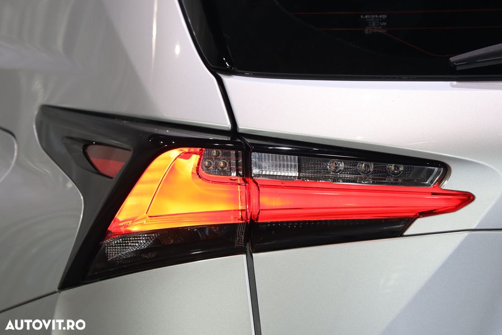 Lexus Seria NX 300h - 34