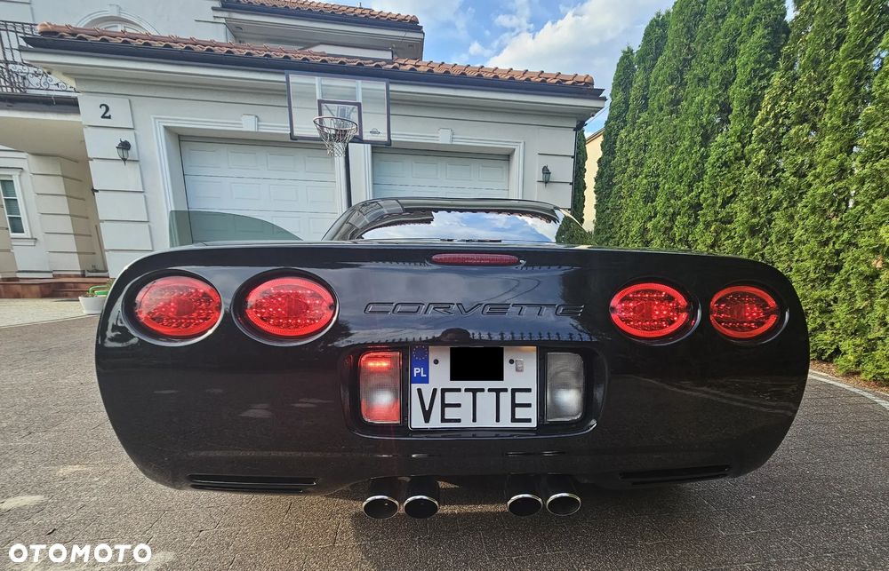 Chevrolet Corvette - 16