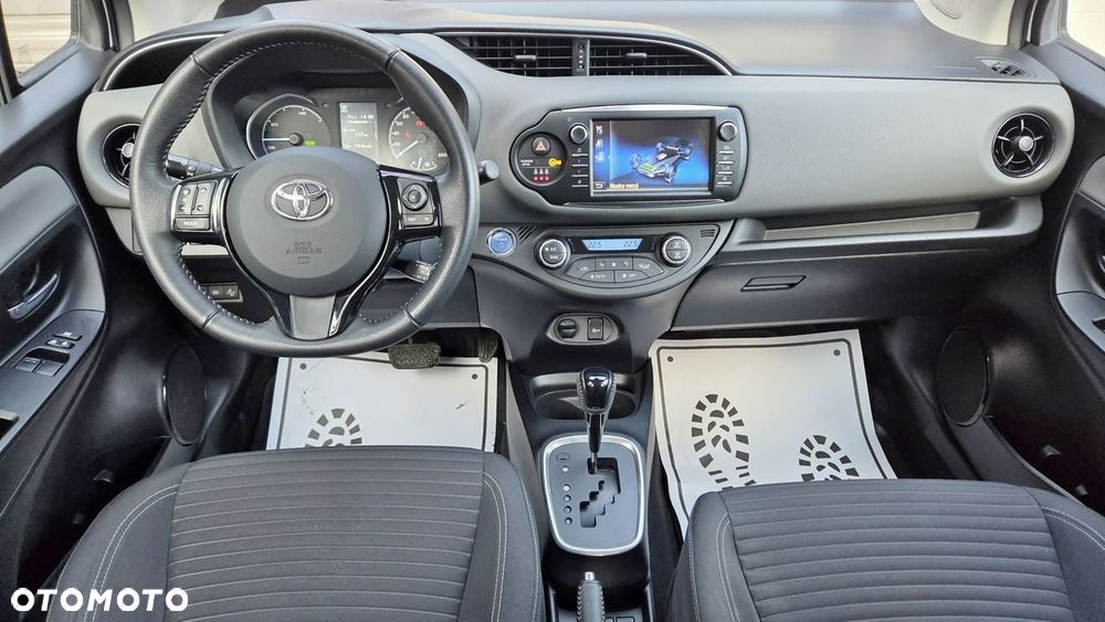 Toyota Yaris Hybrid 100 Premium EU6 - 13