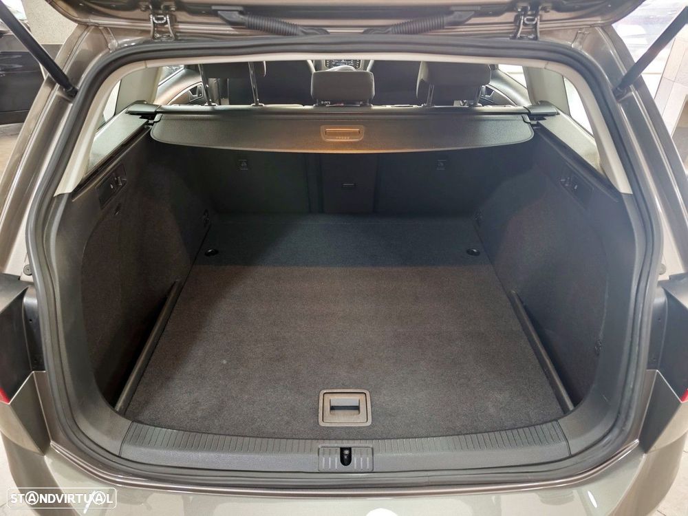 VW Golf Variant 1.6 TDi Sportline DSG - 9