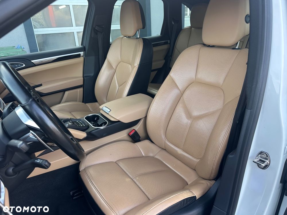 Porsche Cayenne Diesel Platinum Edition - 26