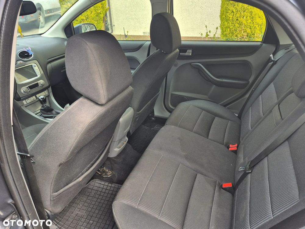 Ford Focus - 13
