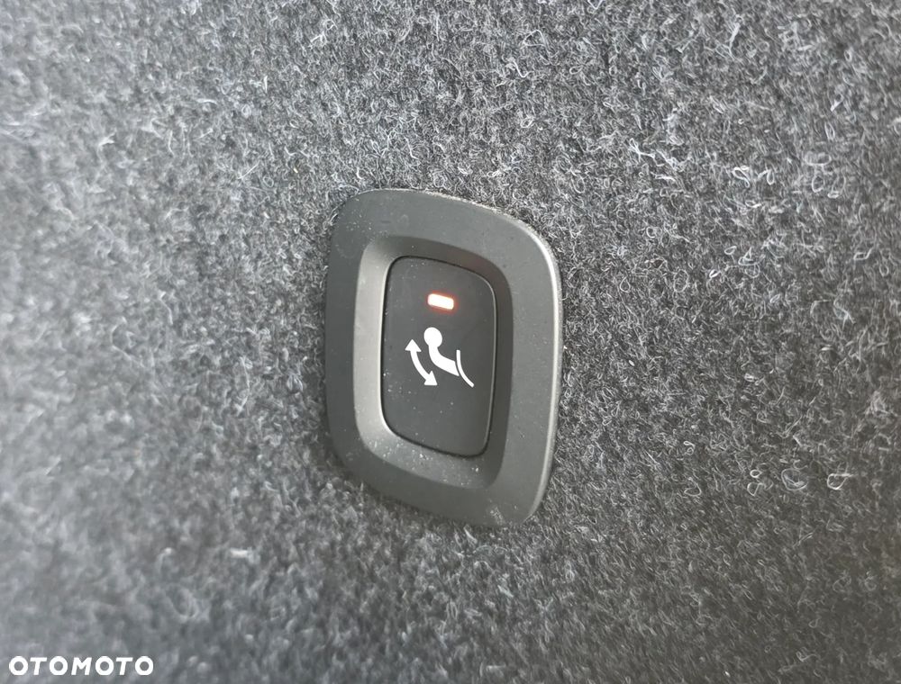 Volvo XC 40 D4 AWD Geartronic R-Design - 28