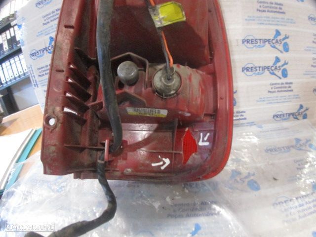 Farol Tras 9240117610 HYUNDAI MATRIX FASE 1 2006 1.5CRDI 102CV 5P PRETO ESQ ORIGINAL Danificado - 3