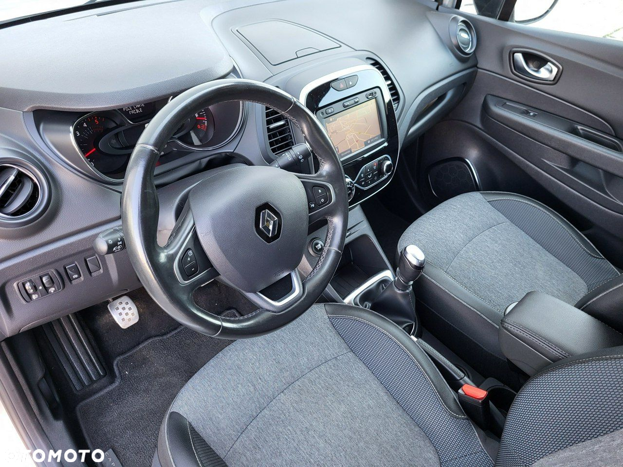Renault Captur - 18