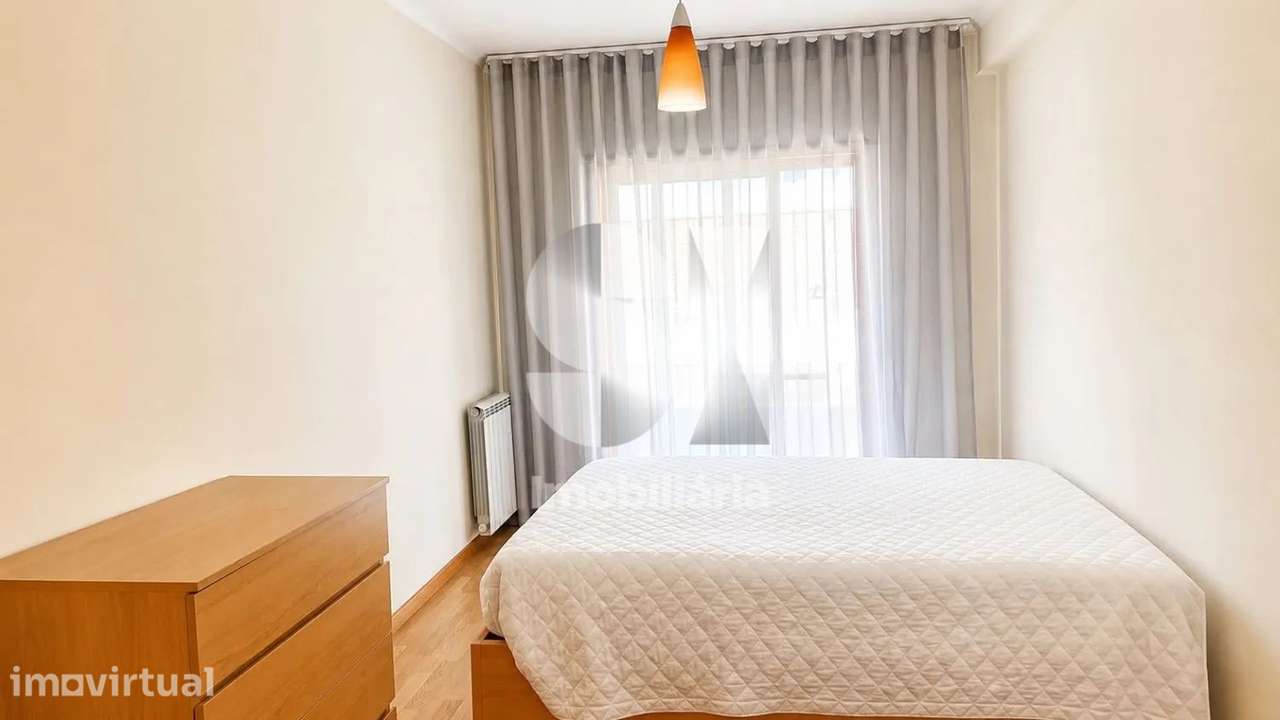 T2 com Terraço e Garagem a 2 Minutos da Praia - Grande imagem: 4/9