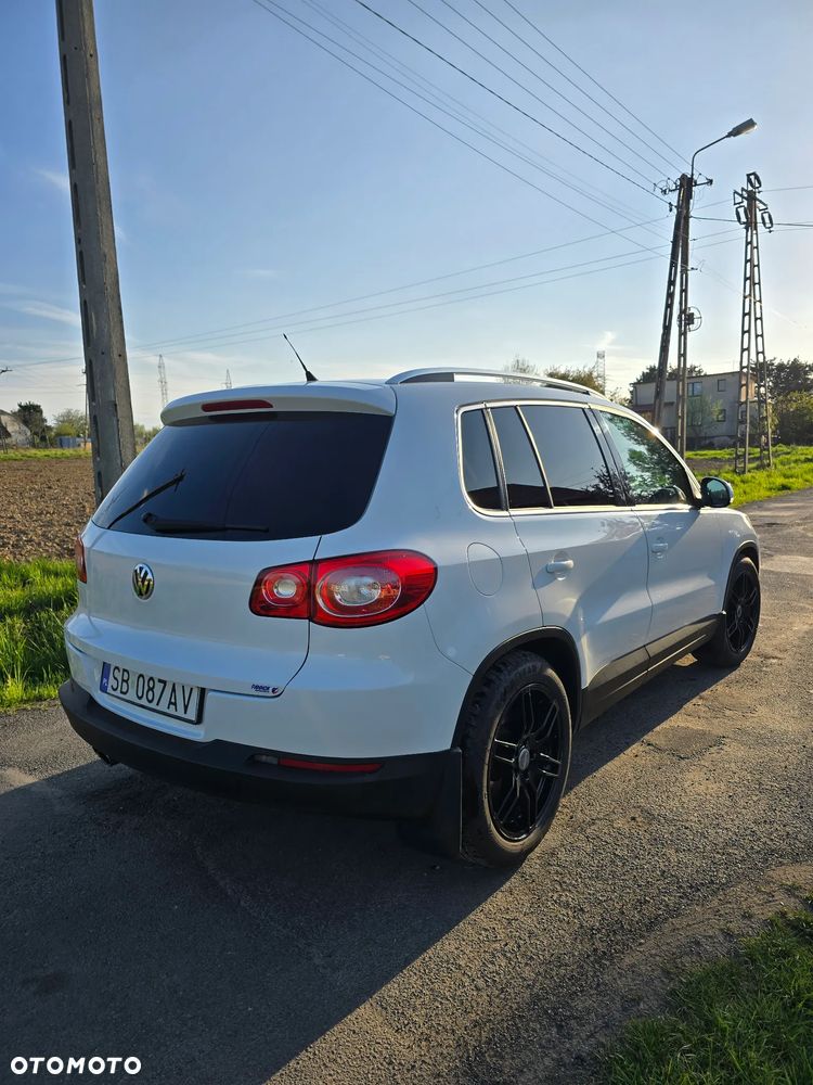 Volkswagen Tiguan - 4