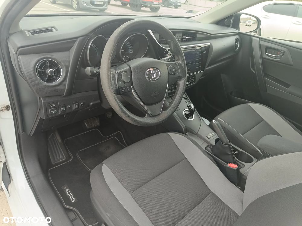 Toyota Auris Hybrid 135 Active - 8