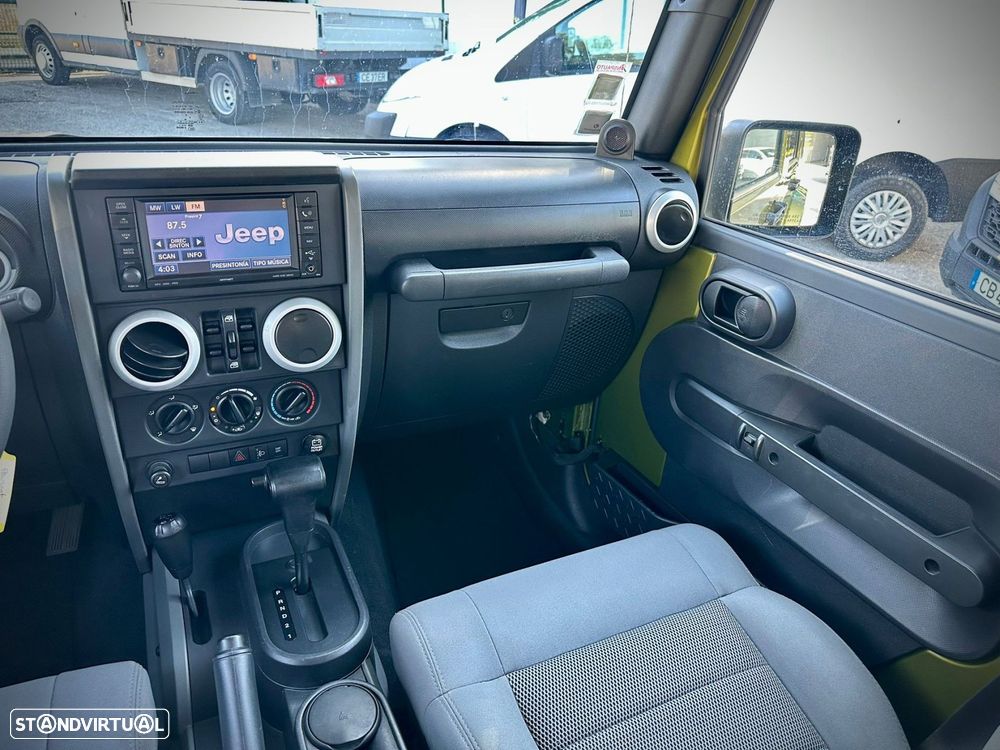 Jeep Wrangler Unlimited - 11