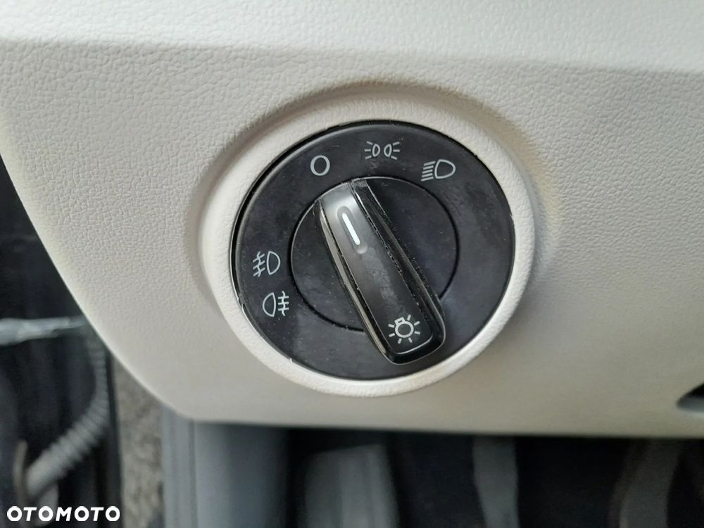 Volkswagen up! black - 14