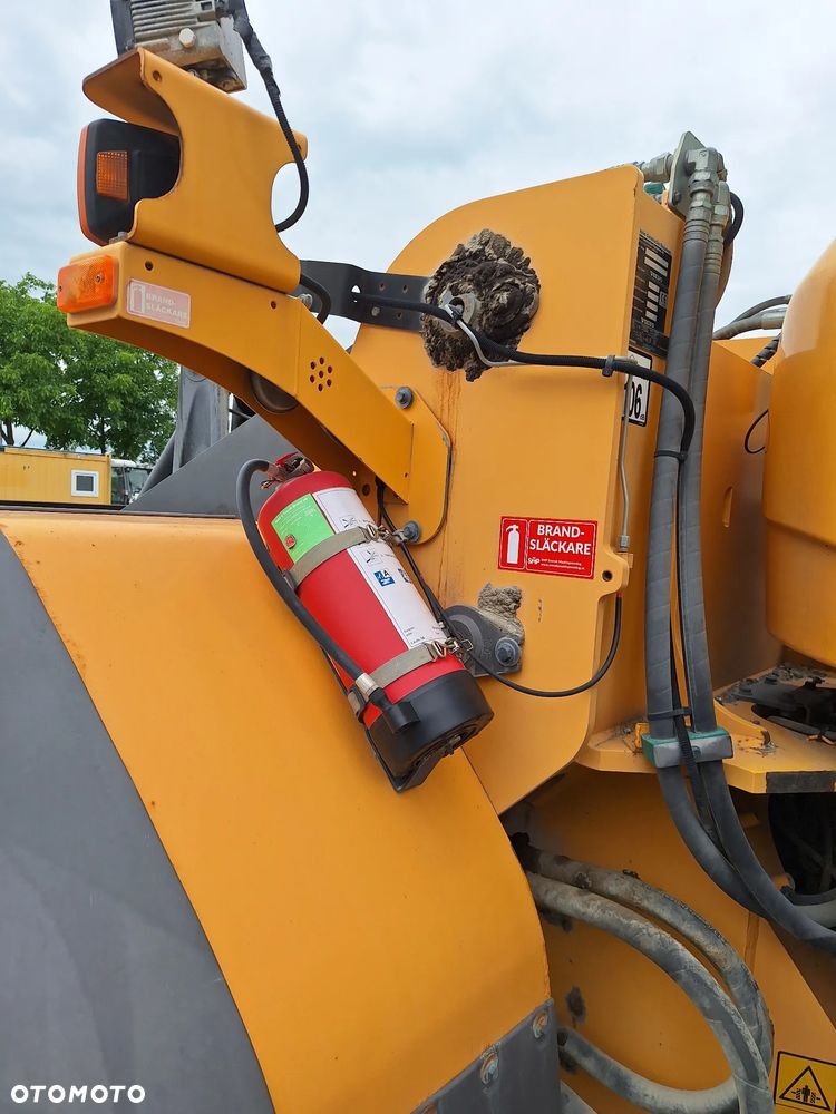 Volvo L120G - 12