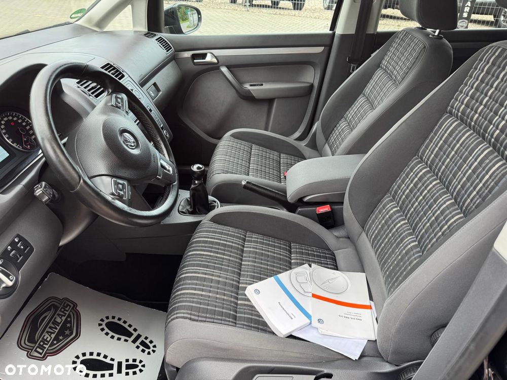 Volkswagen Touran - 31