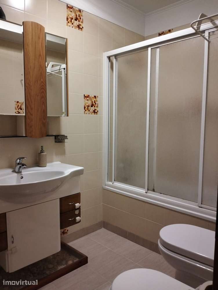 Apartamento T2, mobilado, perto do Hospital S.Bernardo - Grande imagem: 3/13