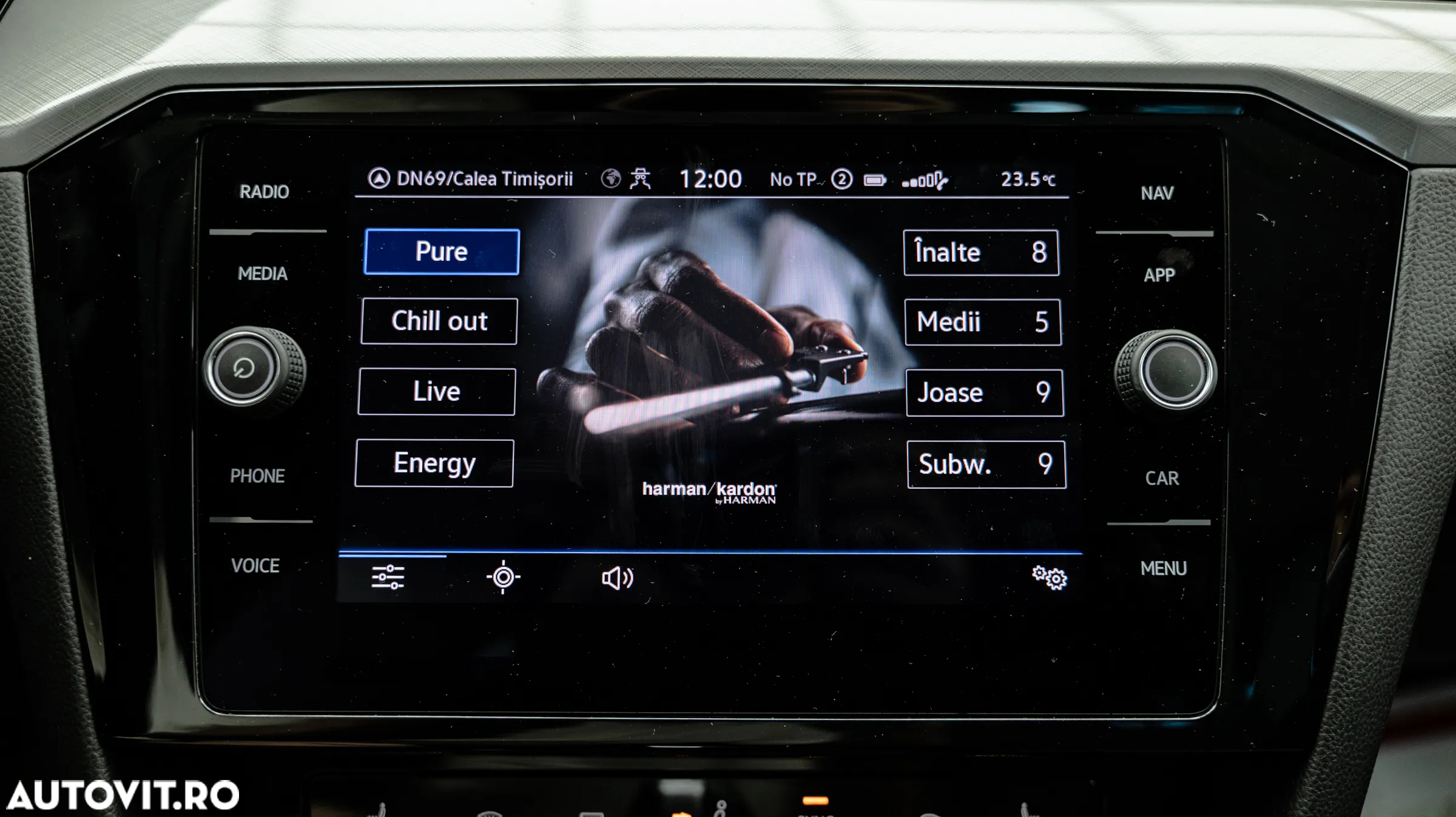 Volkswagen Passat Variant 2.0 TDI DSG (BlueMotion Technology) Comfortline - 26