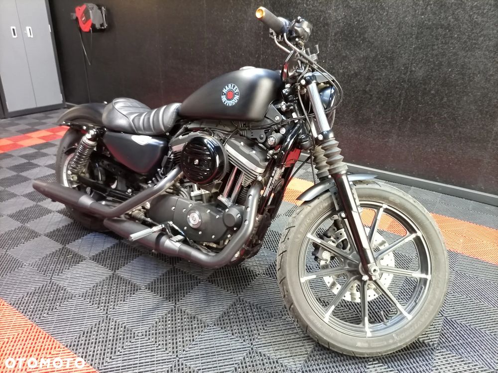 Harley-Davidson Sportster Iron 883 - 1