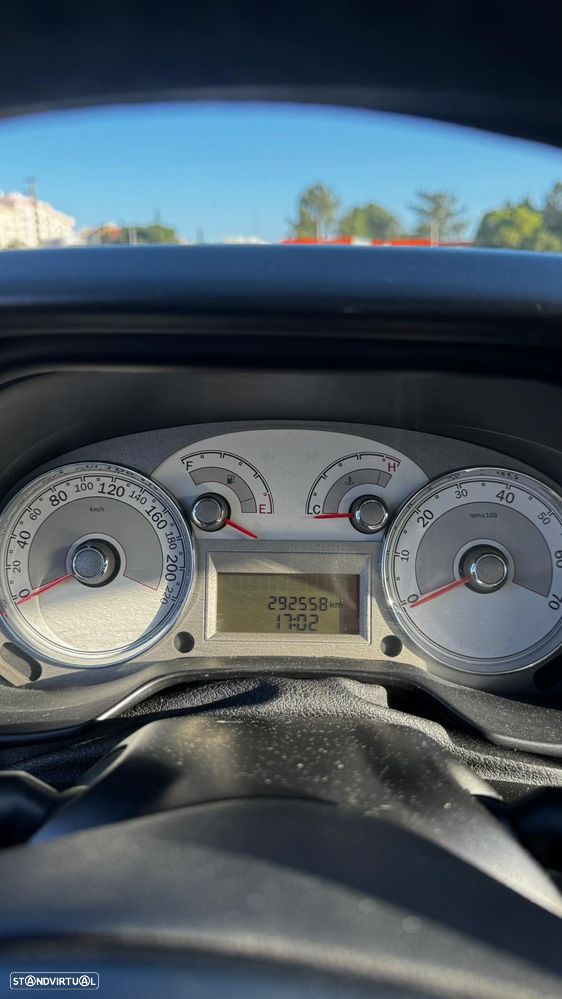 Fiat Linea 1.3 M-Jet Emotion - 15