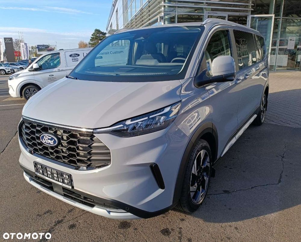 Ford Tourneo Custom - 2