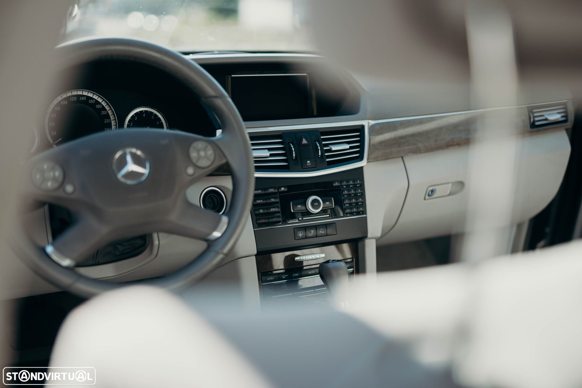 Mercedes-Benz E 250 CGi Elegance BlueEfficiency - 54