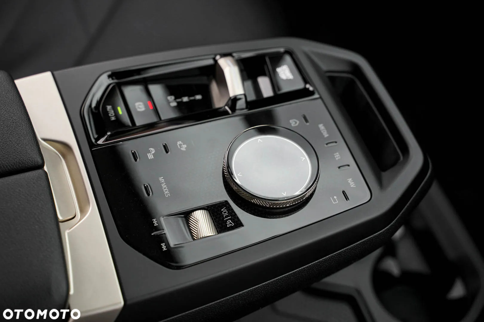 BMW iX xDrive40 - 13