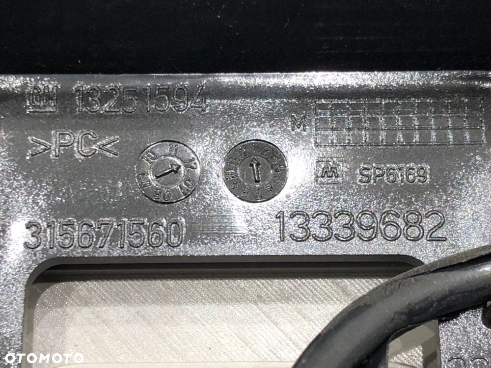 LAMPA SUFITOWA  OPEL INSIGNIA A Sports Tourer (G09) 2008 - 2017 2.0 CDTI (35) 96 kW [131 KM] olej - 4