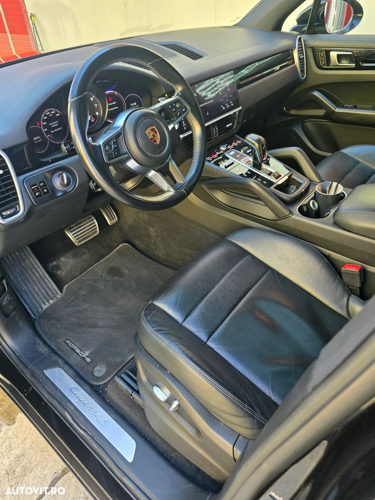 Porsche Cayenne - 33