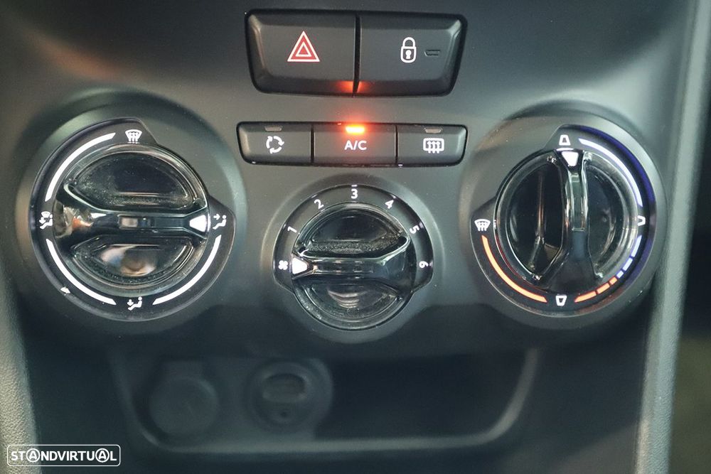 Peugeot 208 1.2 PureTech Style - 11