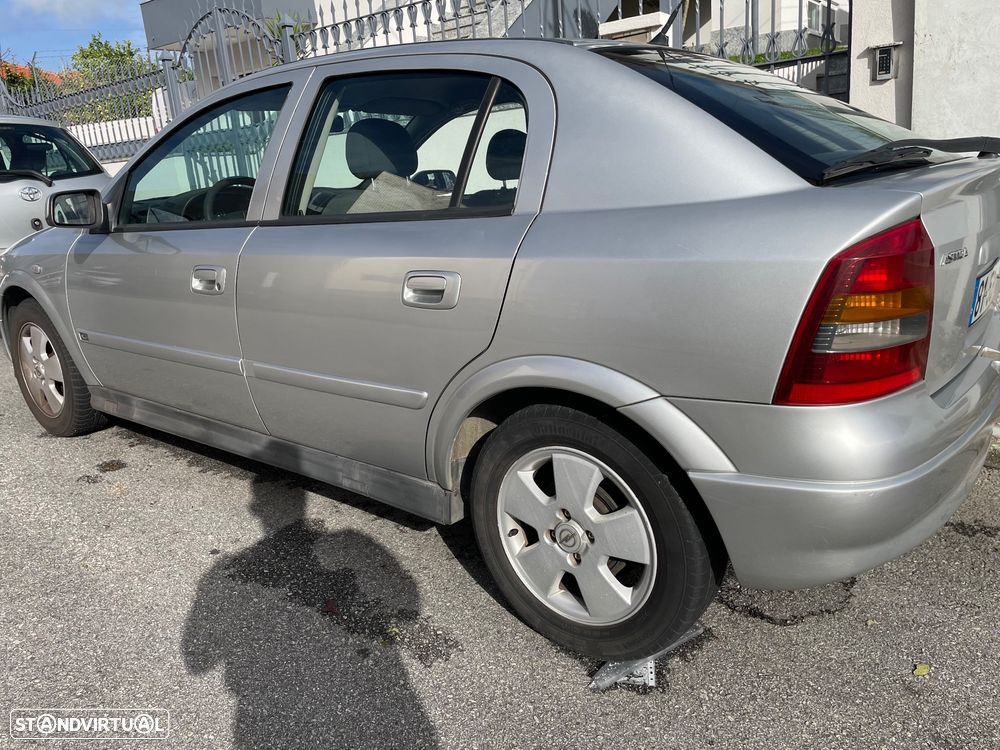 Opel Astra 1.2 Club - 4