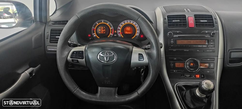 Toyota Auris 1.4 D-4D Sol - 26