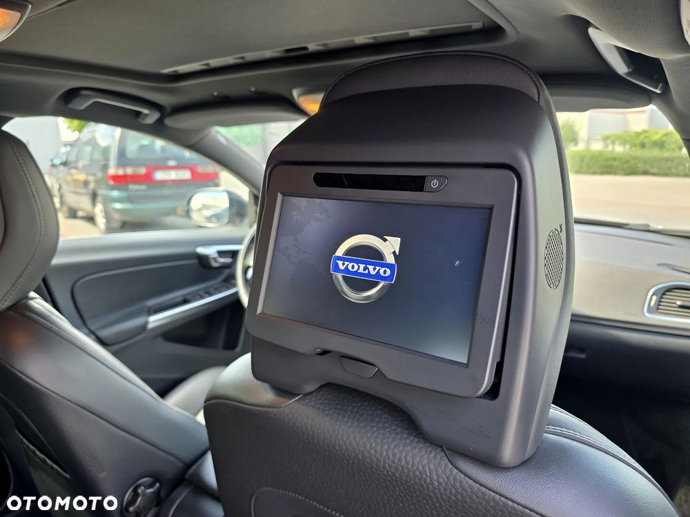 Volvo V60 D6 Plug-In-Hybrid AWD Geartronic Summum - 13