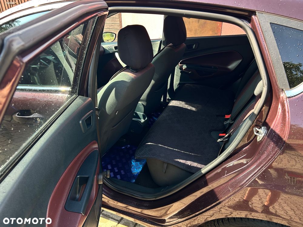 Ford Fiesta 1.6 TDCi DPF Titanium - 15