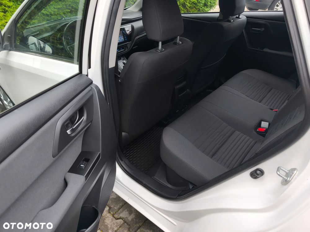 Toyota Auris - 16