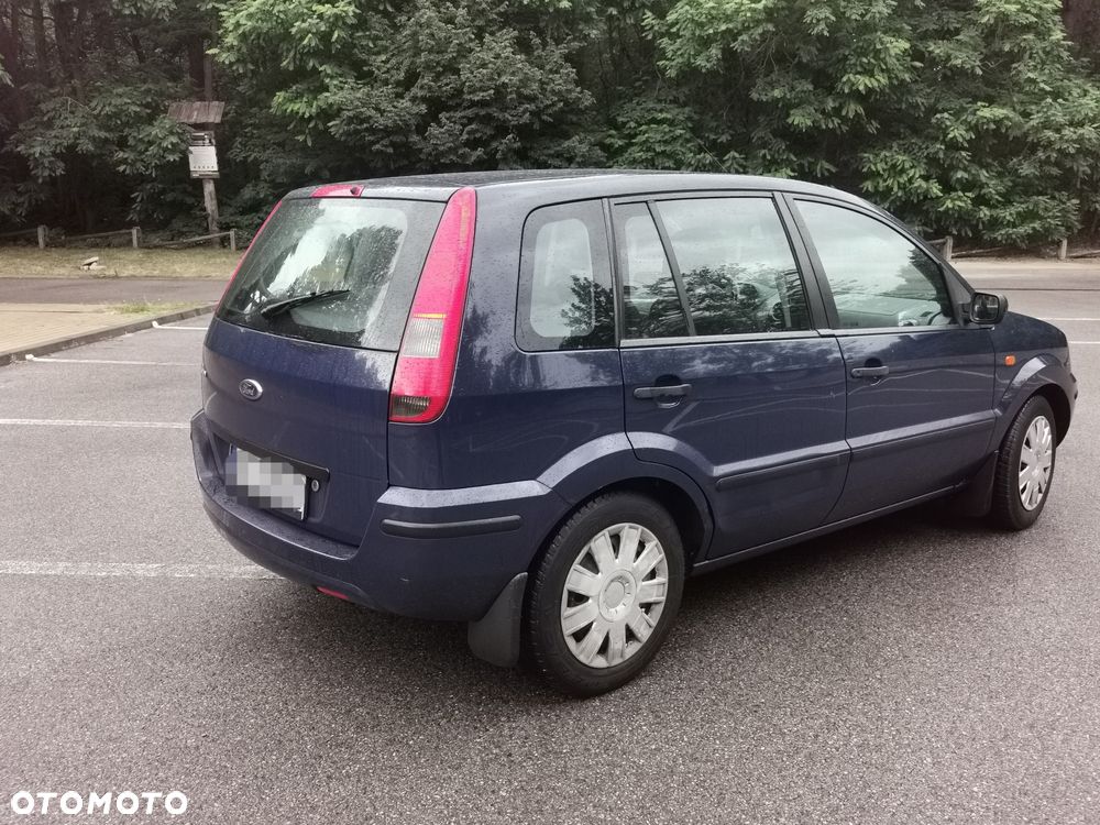 Ford Fusion - 4