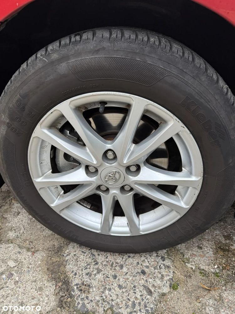 Toyota Avensis 1.8 Sol - 18