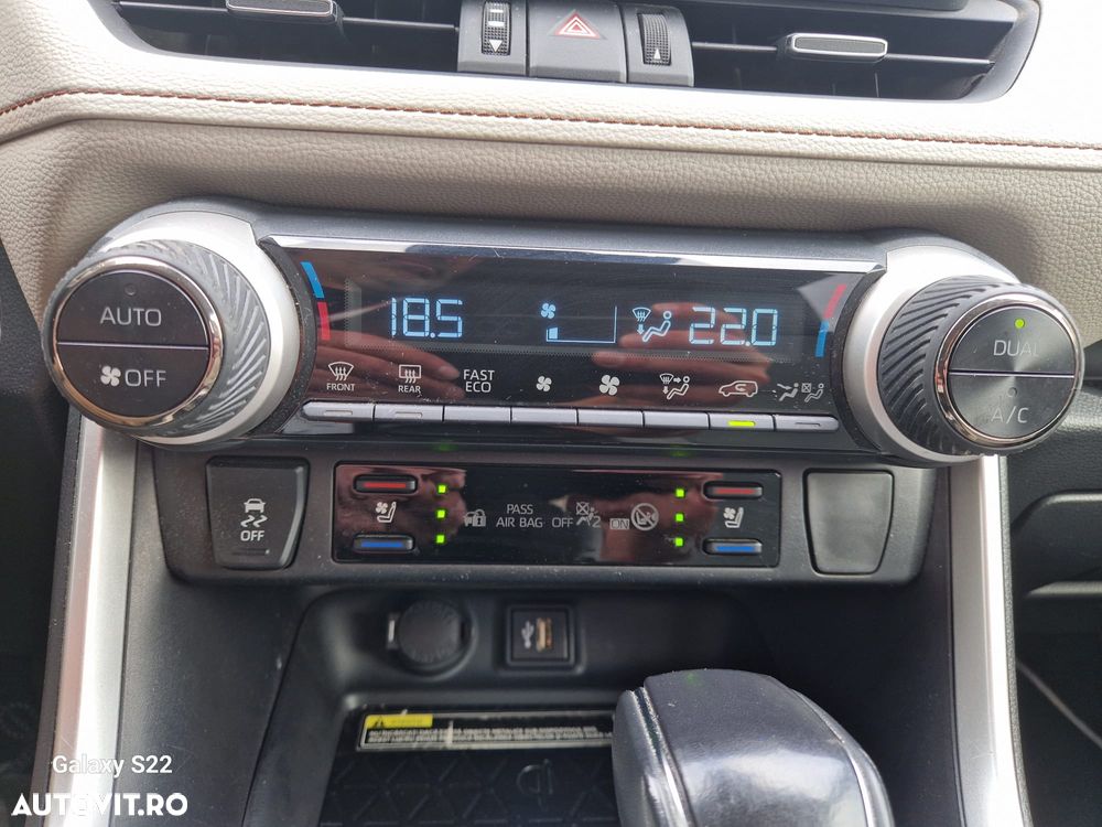 Toyota RAV4 2.5 VVT-iE 4x4 Luxury Premium - 24